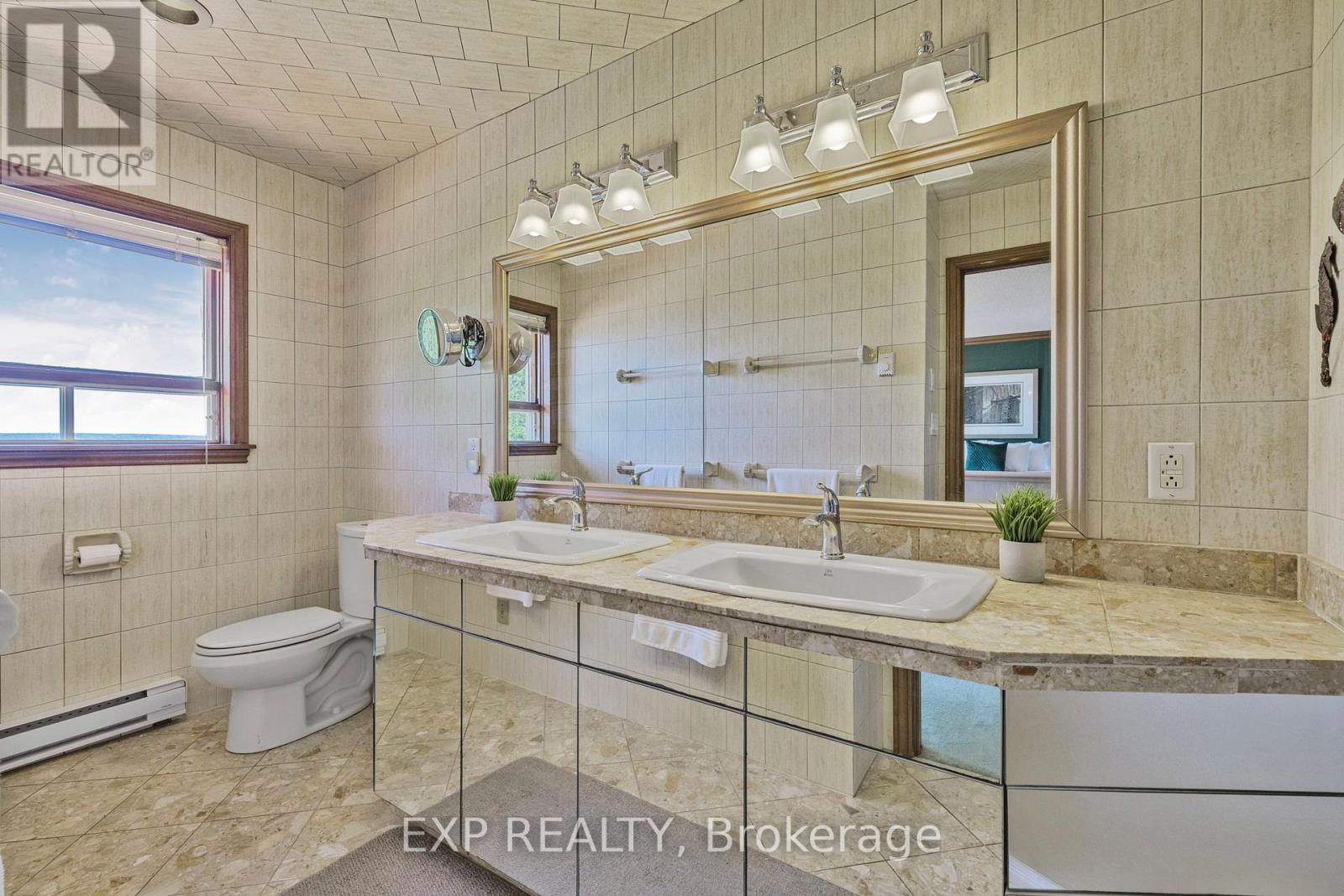 359 Aldred Drive, Scugog, ON - Indoor Photo Showing Bathroom