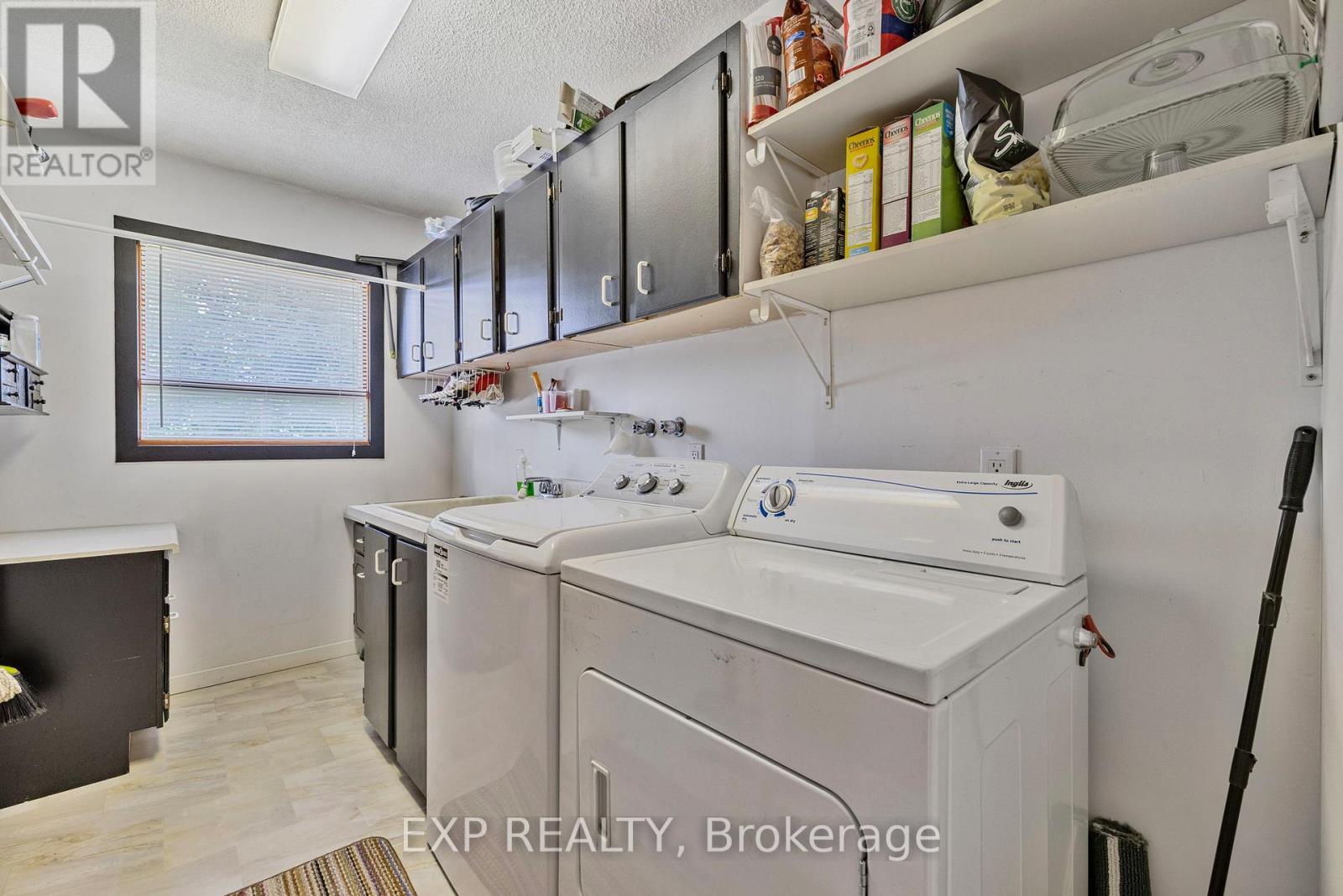 359 Aldred Drive, Scugog, ON - Indoor Photo Showing Laundry Room
