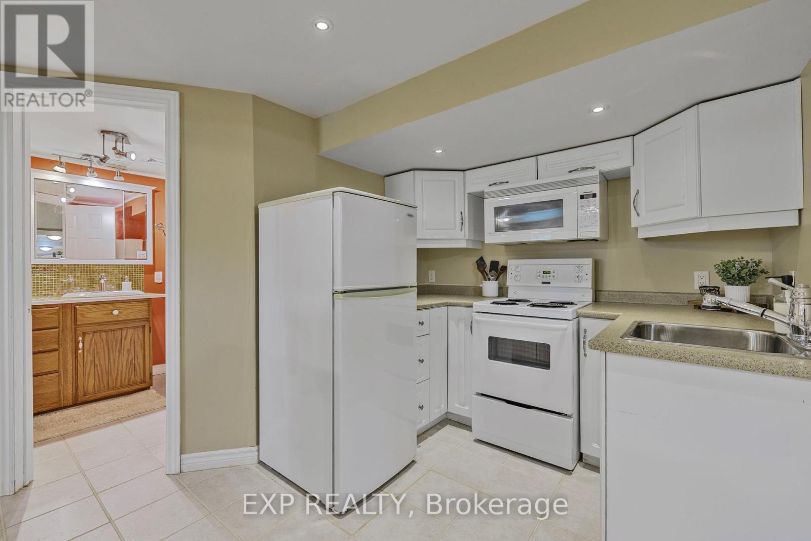 359 Aldred Drive, Scugog, ON - Indoor Photo Showing Kitchen
