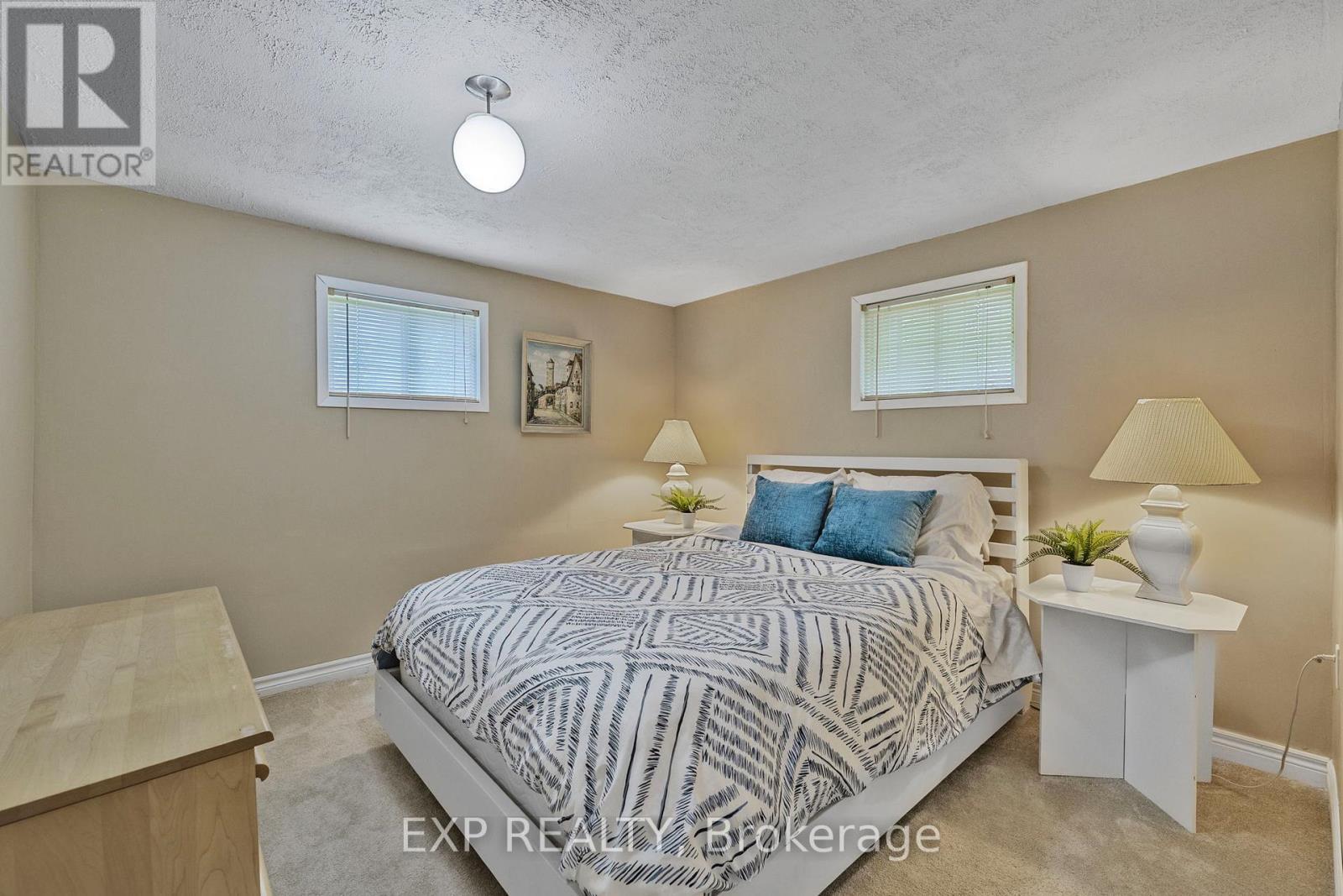359 Aldred Drive, Scugog, ON - Indoor Photo Showing Bedroom