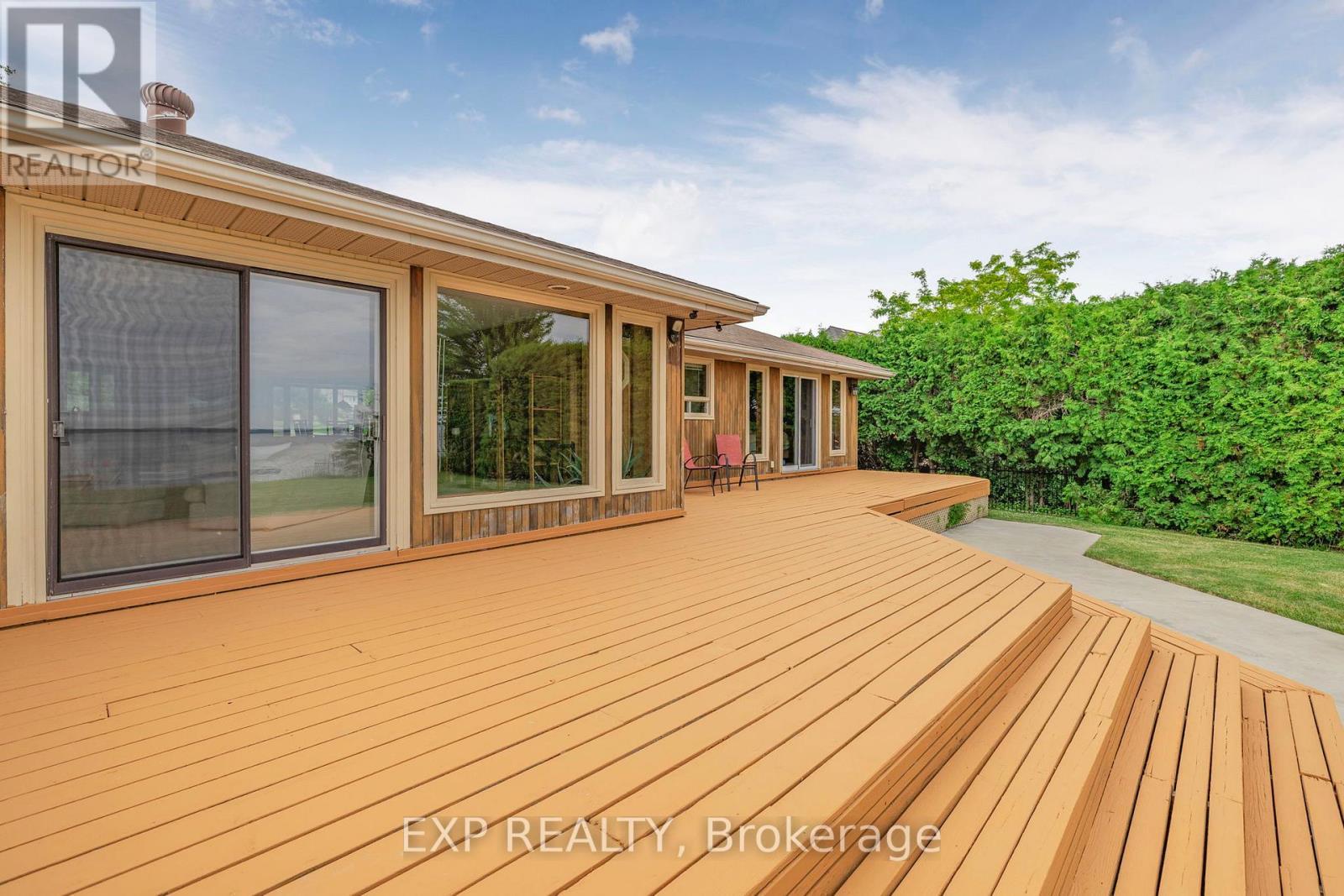 359 Aldred Drive, Scugog, ON - Outdoor With Deck Patio Veranda With Exterior