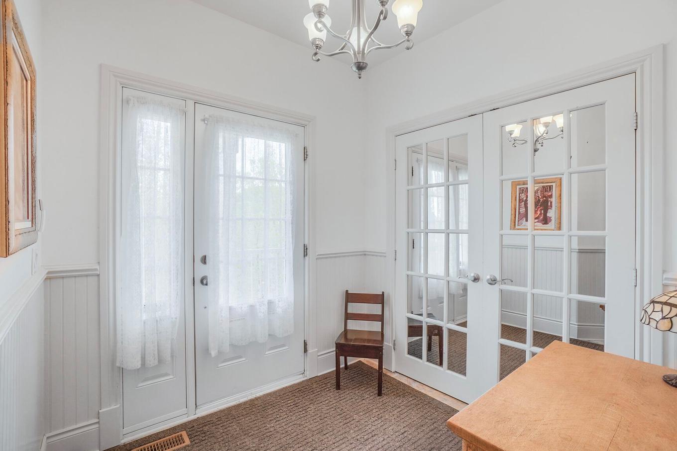 Hall d'entrée/Vestibule - 17Z Av. Des Érables, Saint-Sauveur, QC - Indoor Photo Showing Other Room