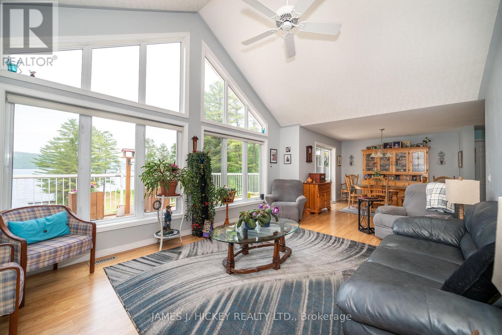 196 Loon Valley Lane, Head, Clara And Maria, ON - Indoor Photo Showing Living Room
