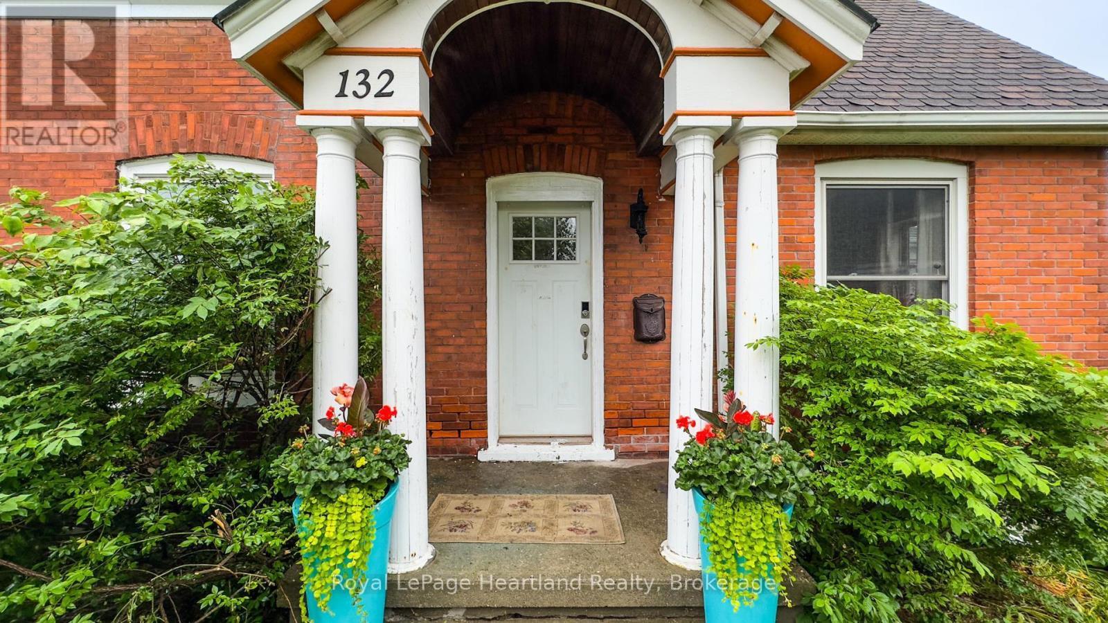 132 Elgin Avenue E, Goderich (Goderich (Town)), ON - Outdoor