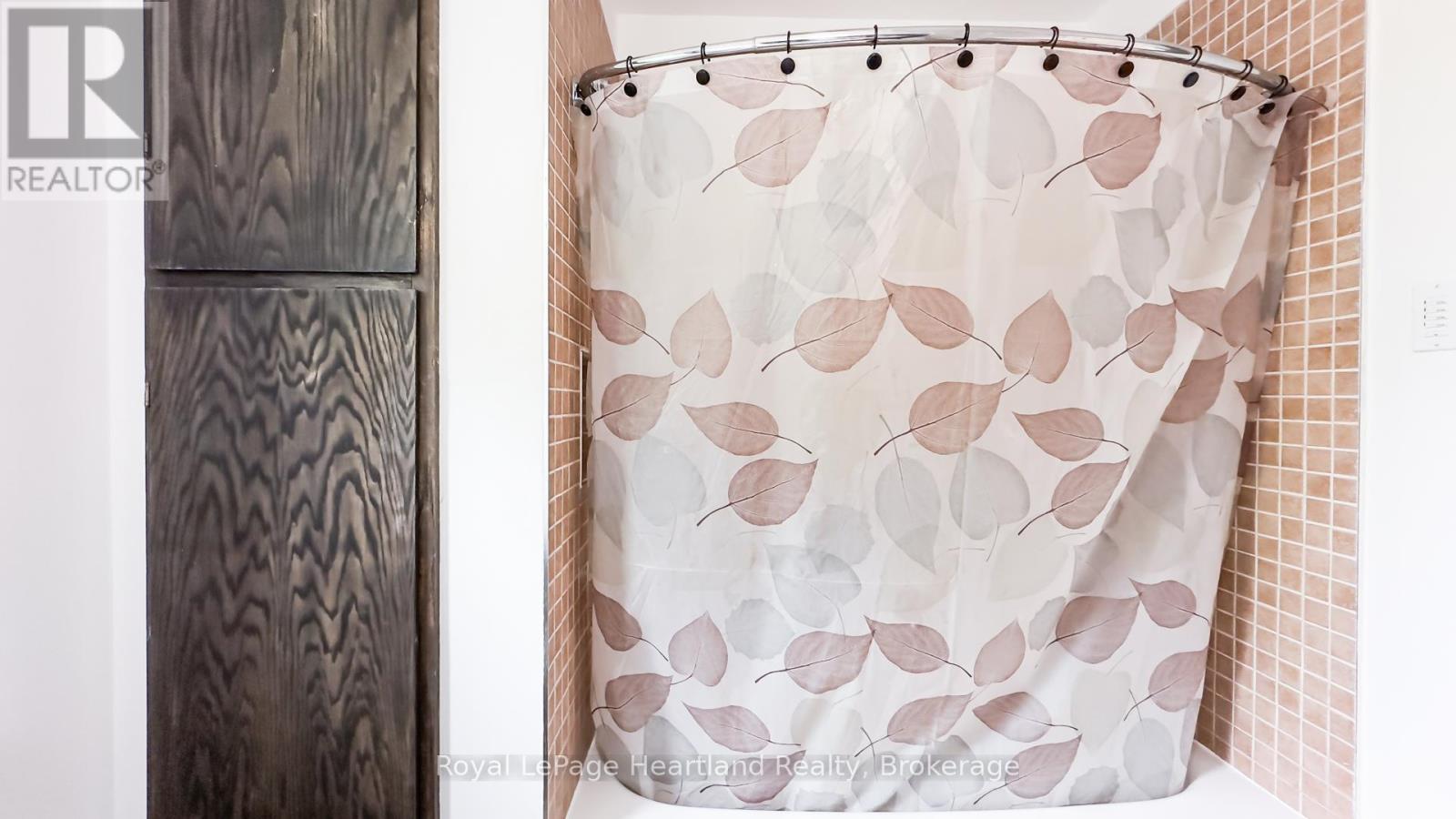 132 Elgin Avenue E, Goderich (Goderich (Town)), ON - Indoor Photo Showing Bathroom