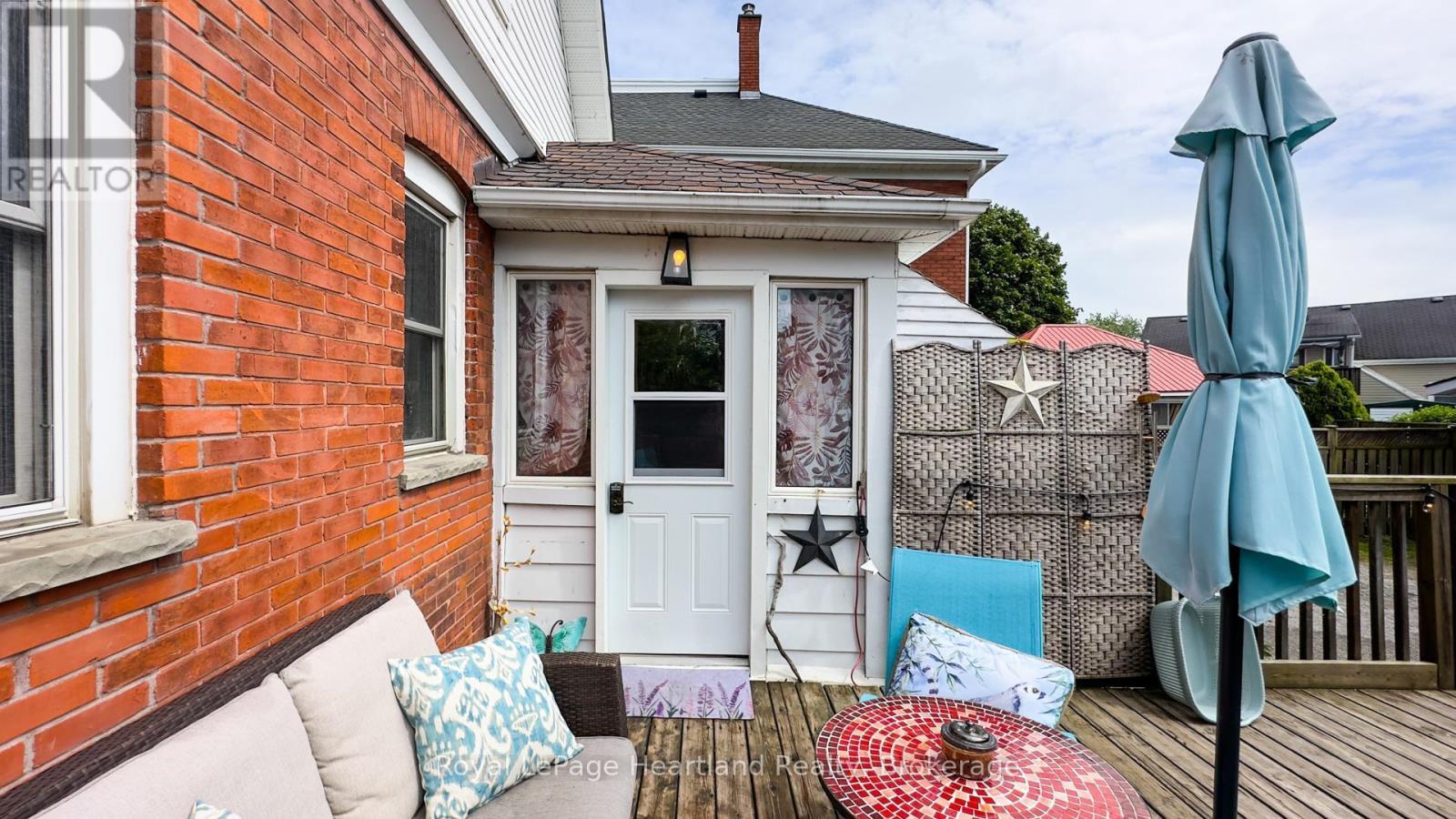 132 Elgin Avenue E, Goderich (Goderich (Town)), ON - Outdoor With Exterior