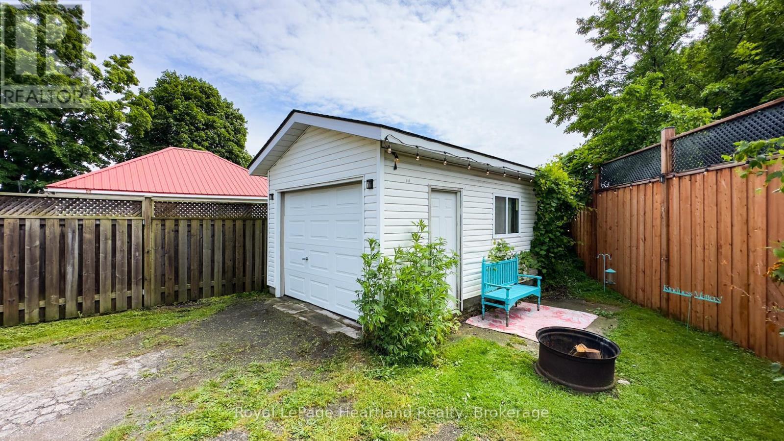 132 Elgin Avenue E, Goderich (Goderich (Town)), ON - Outdoor With Exterior