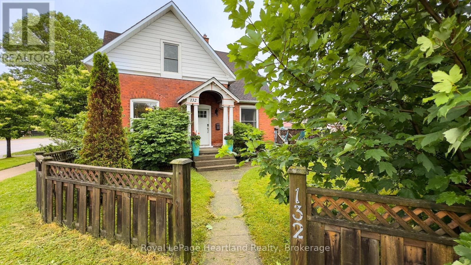 132 Elgin Avenue E, Goderich (Goderich (Town)), ON - Outdoor