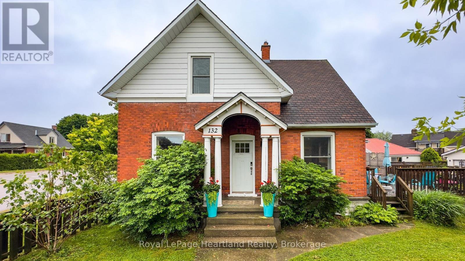 132 Elgin Avenue E, Goderich (Goderich (Town)), ON - Outdoor