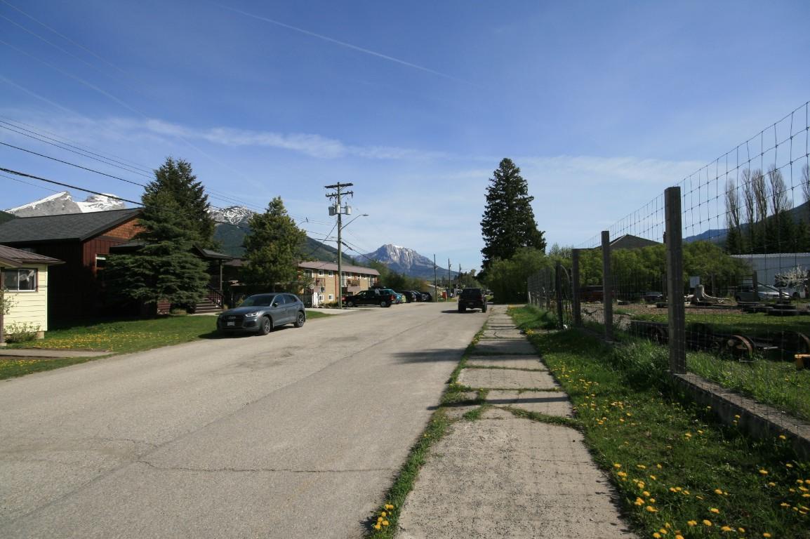 502 522 542 5Th Avenue, Fernie, BC - Outdoor