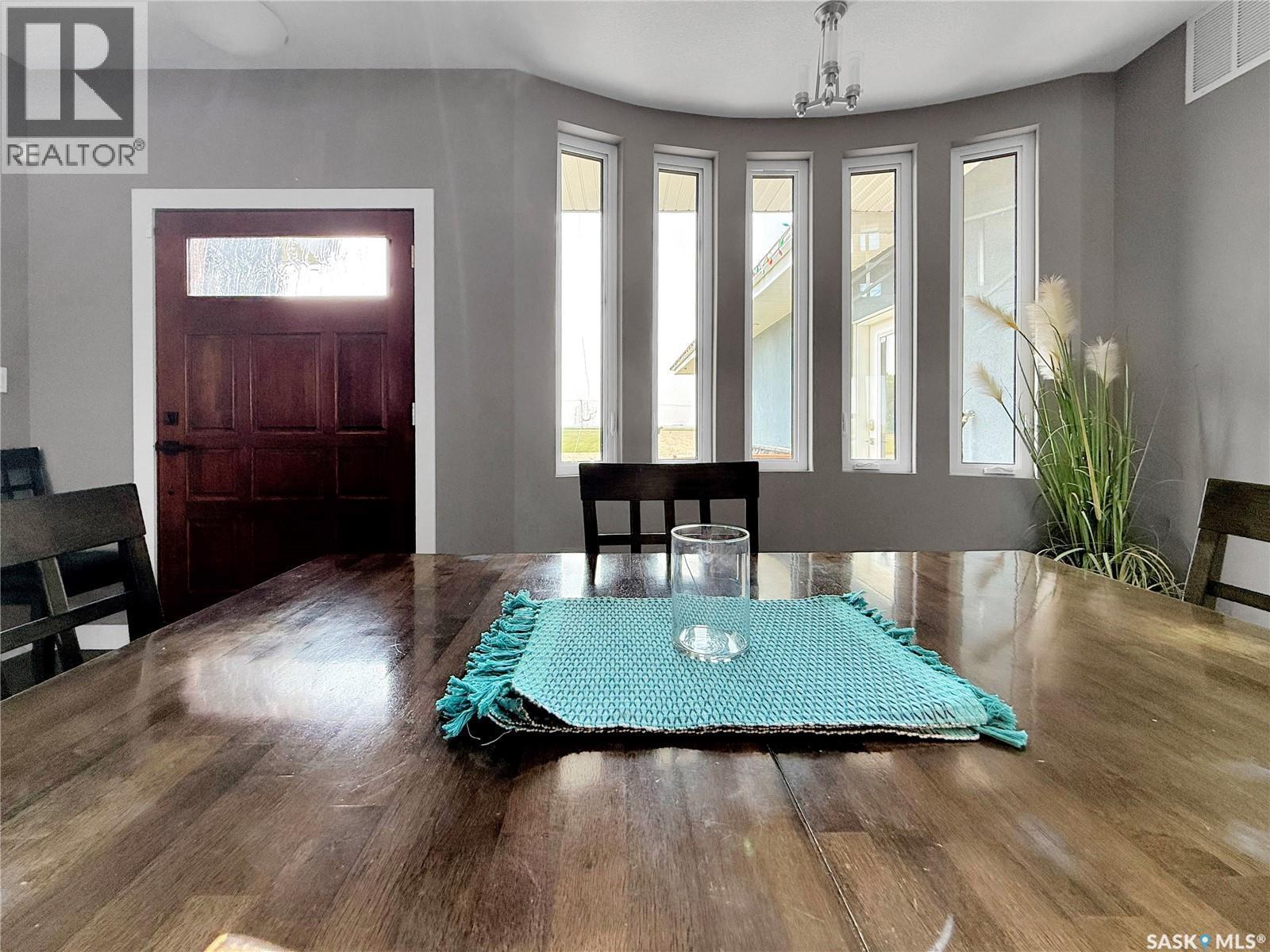 Hwy 13 Quarter, Brock Rm No. 64, SK - Indoor