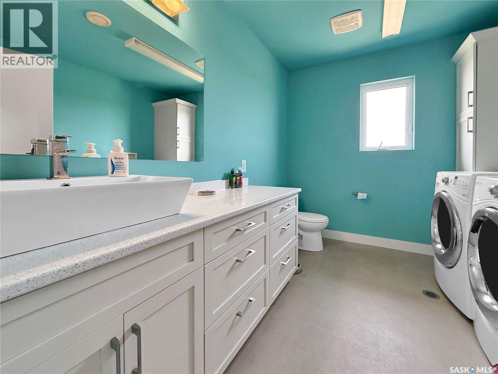 Hwy 13 Quarter, Brock Rm No. 64, SK - Indoor Photo Showing Laundry Room