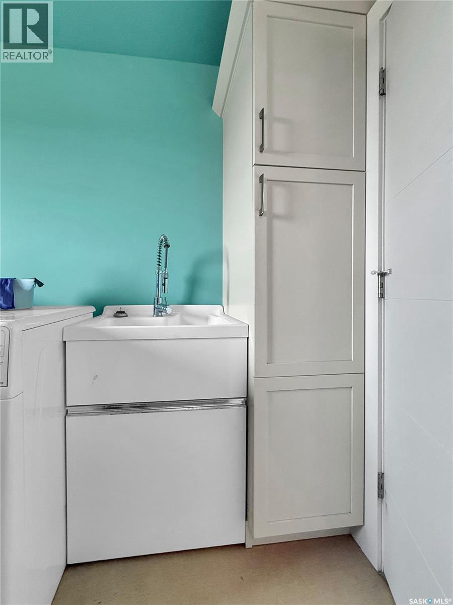 Hwy 13 Quarter, Brock Rm No. 64, SK - Indoor Photo Showing Laundry Room