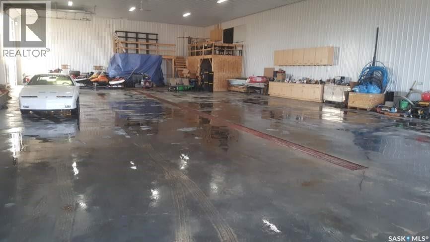 Hwy 13 Quarter, Brock Rm No. 64, SK - Indoor