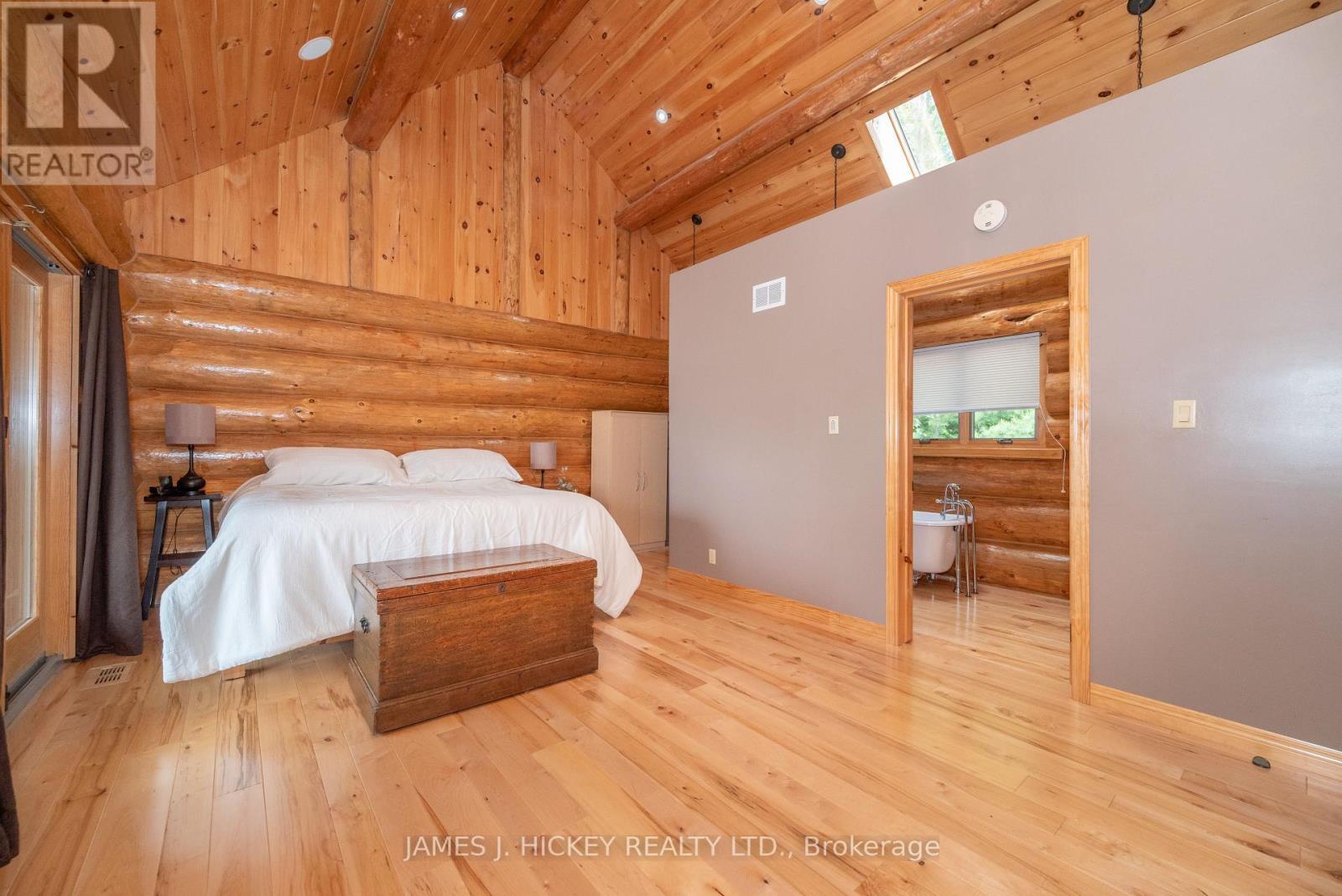 276 Colton Creek Road, Head, Clara And Maria, ON - Indoor Photo Showing Bedroom