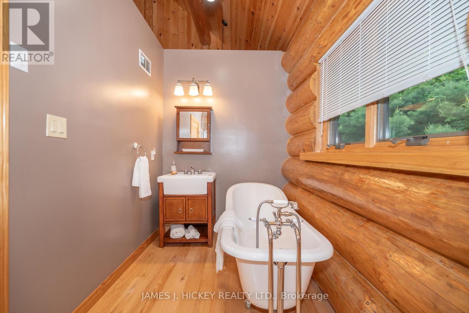 276 Colton Creek Road, Head, Clara And Maria, ON - Indoor