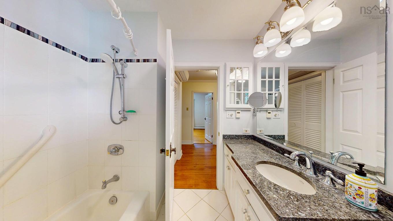 32 Fielding Avenue, Kentville, NS