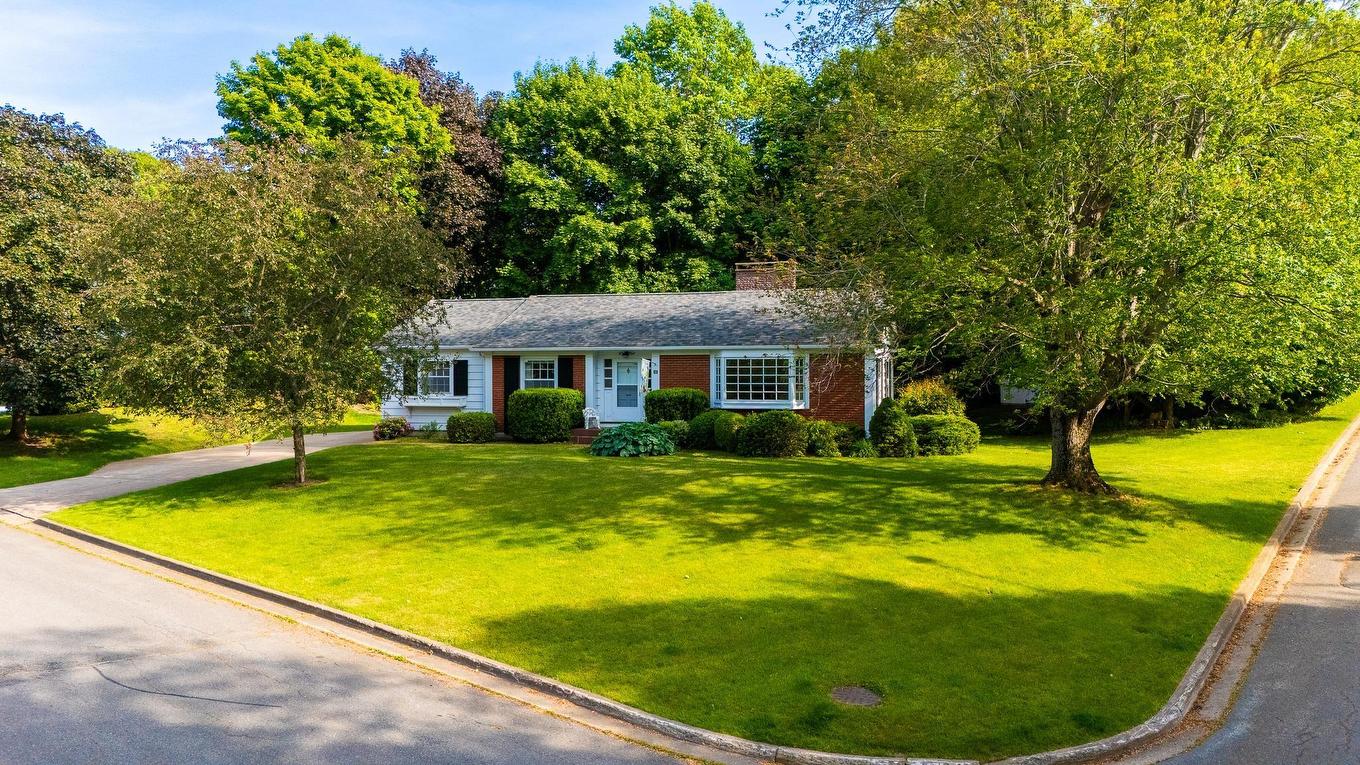 32 Fielding Avenue, Kentville, NS