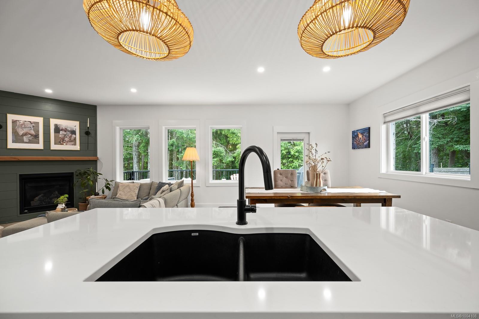 2451 Dakota Pl, Comox, BC