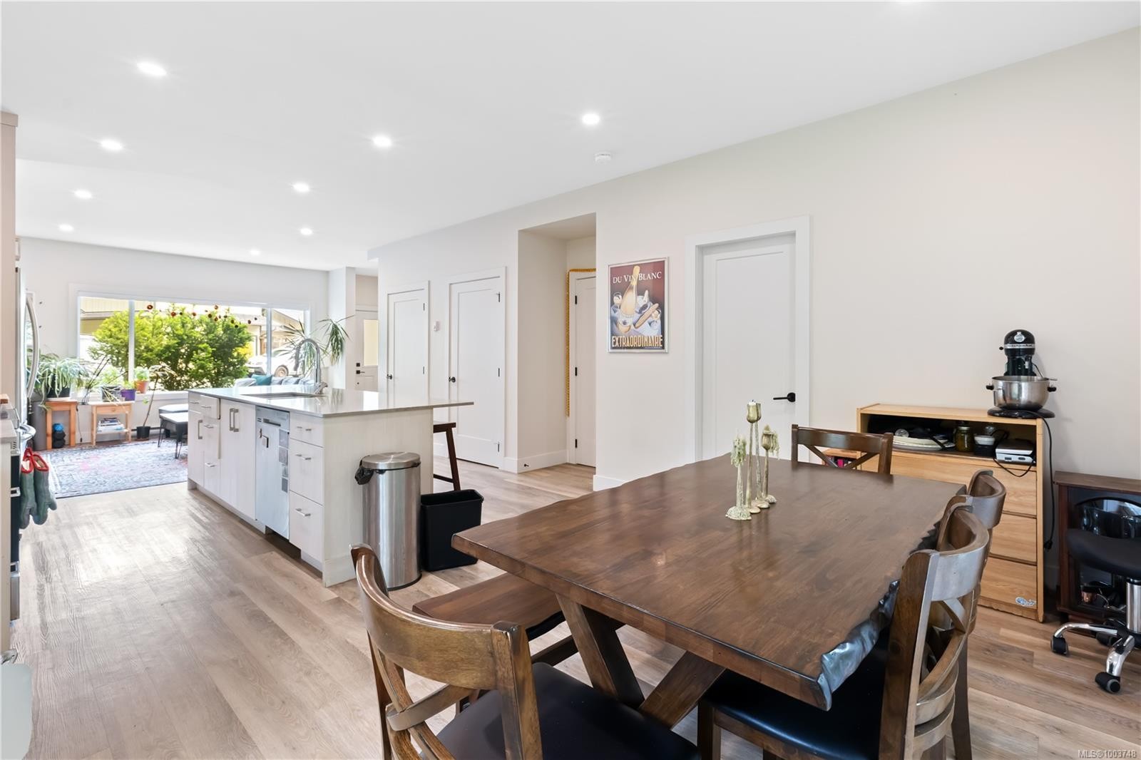 19-625 Hellesen Dr, Tofino, BC