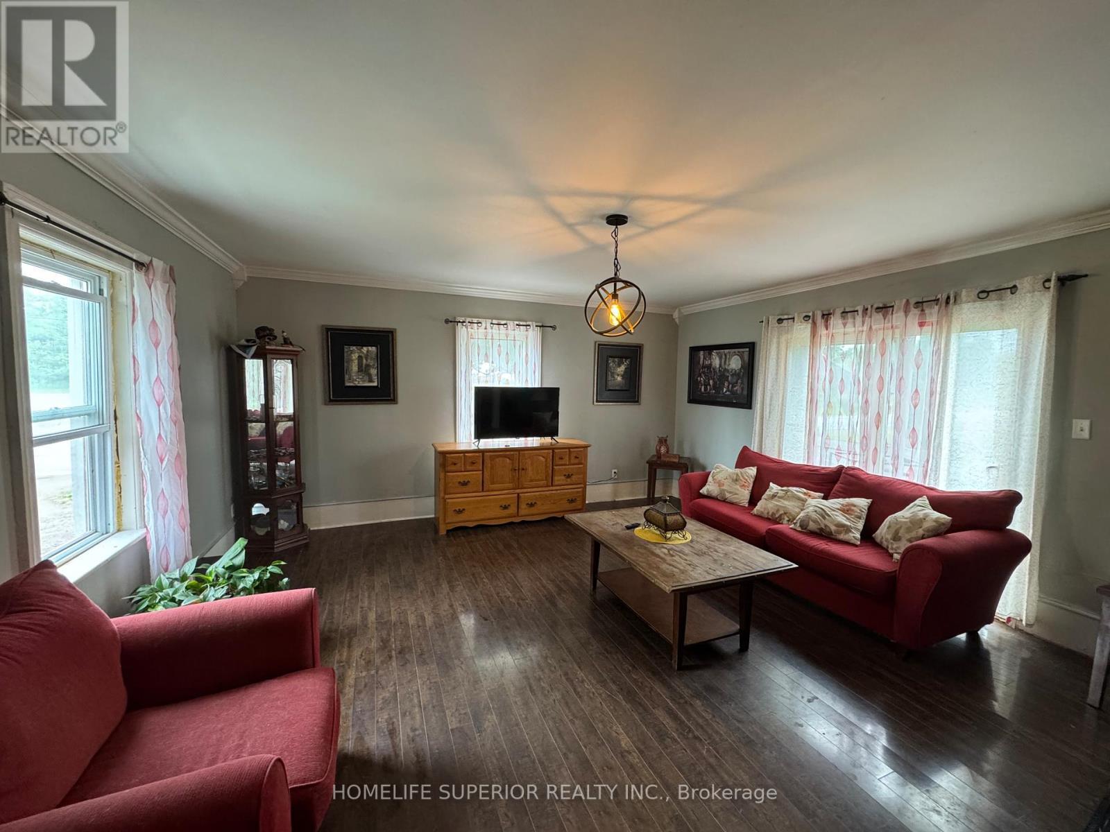 5404 Stirling Marmora Road, Stirling-Rawdon (Stirling Ward), ON - Indoor Photo Showing Living Room