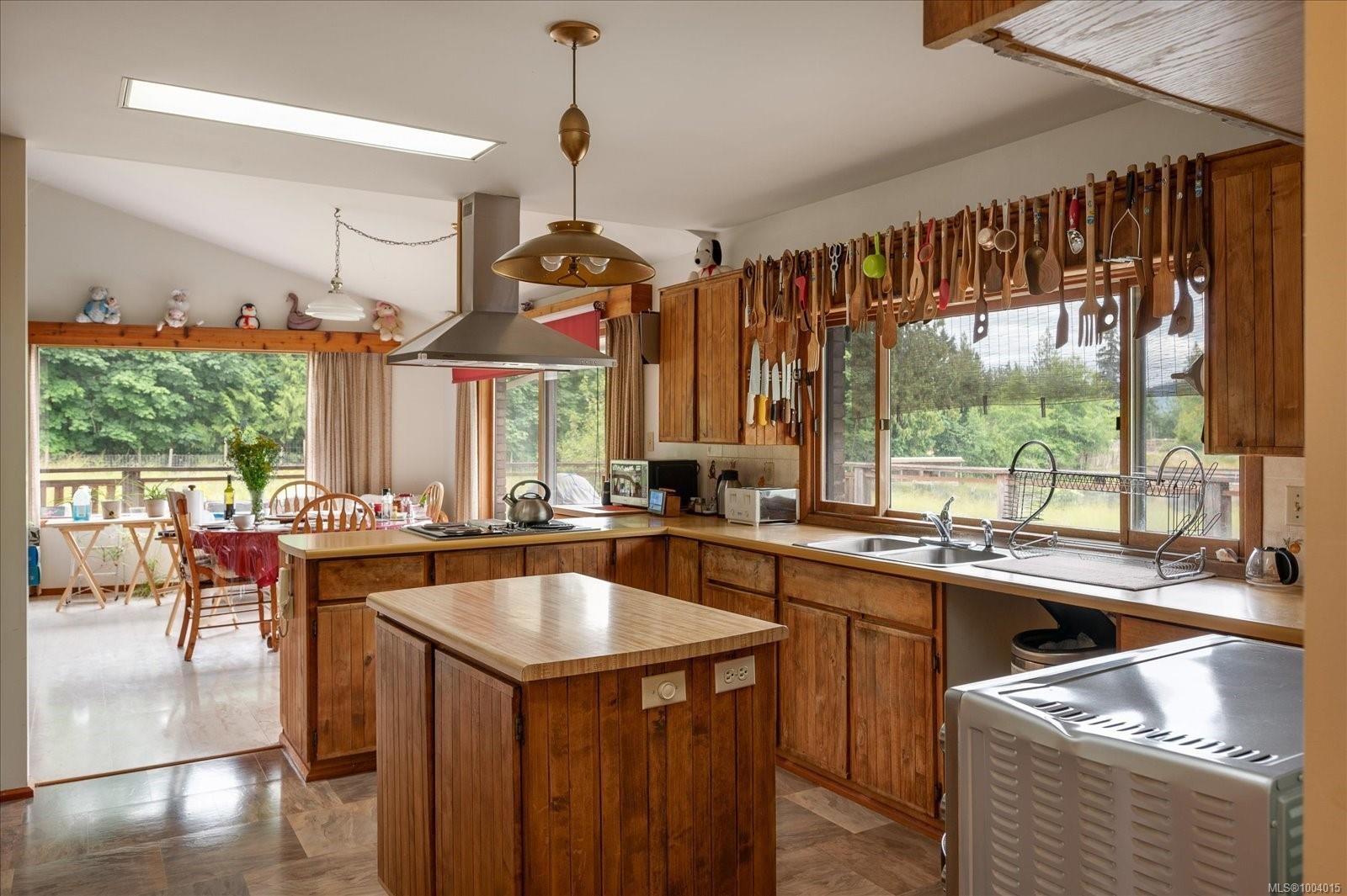 1550 Robson Lane Sw, Cowichan Bay, BC