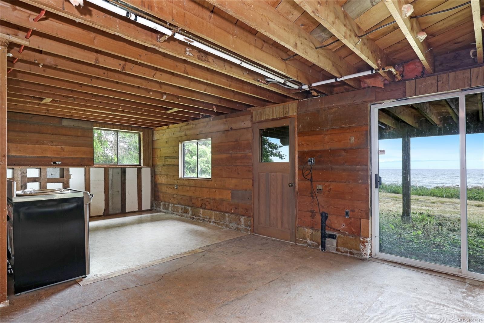 7884 Lenwood Rd, Merville, BC