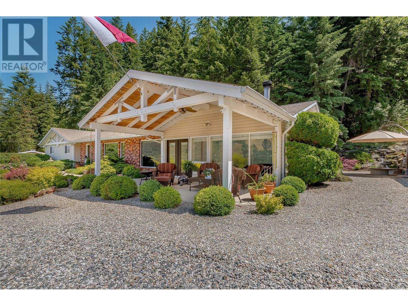 9178 Clancy Frontage Road, Mara, BC - Outdoor With Deck Patio Veranda