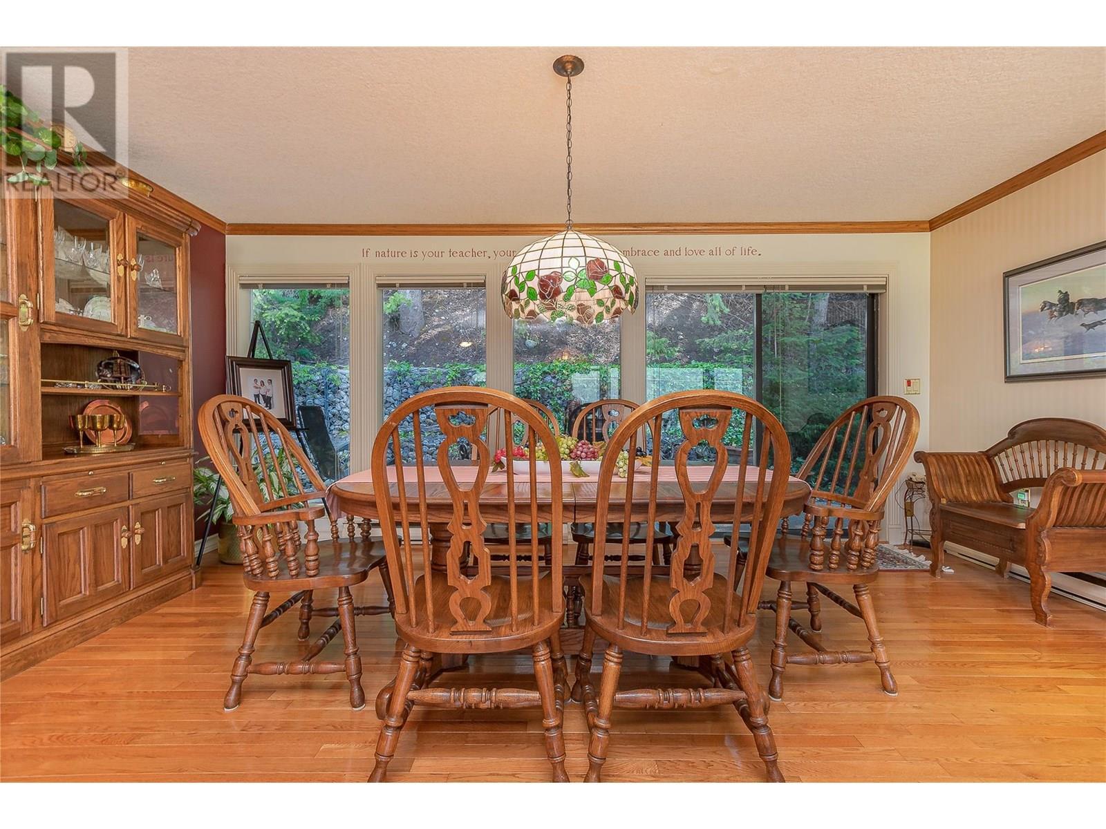 9178 Clancy Frontage Road, Mara, BC - Indoor Photo Showing Dining Room