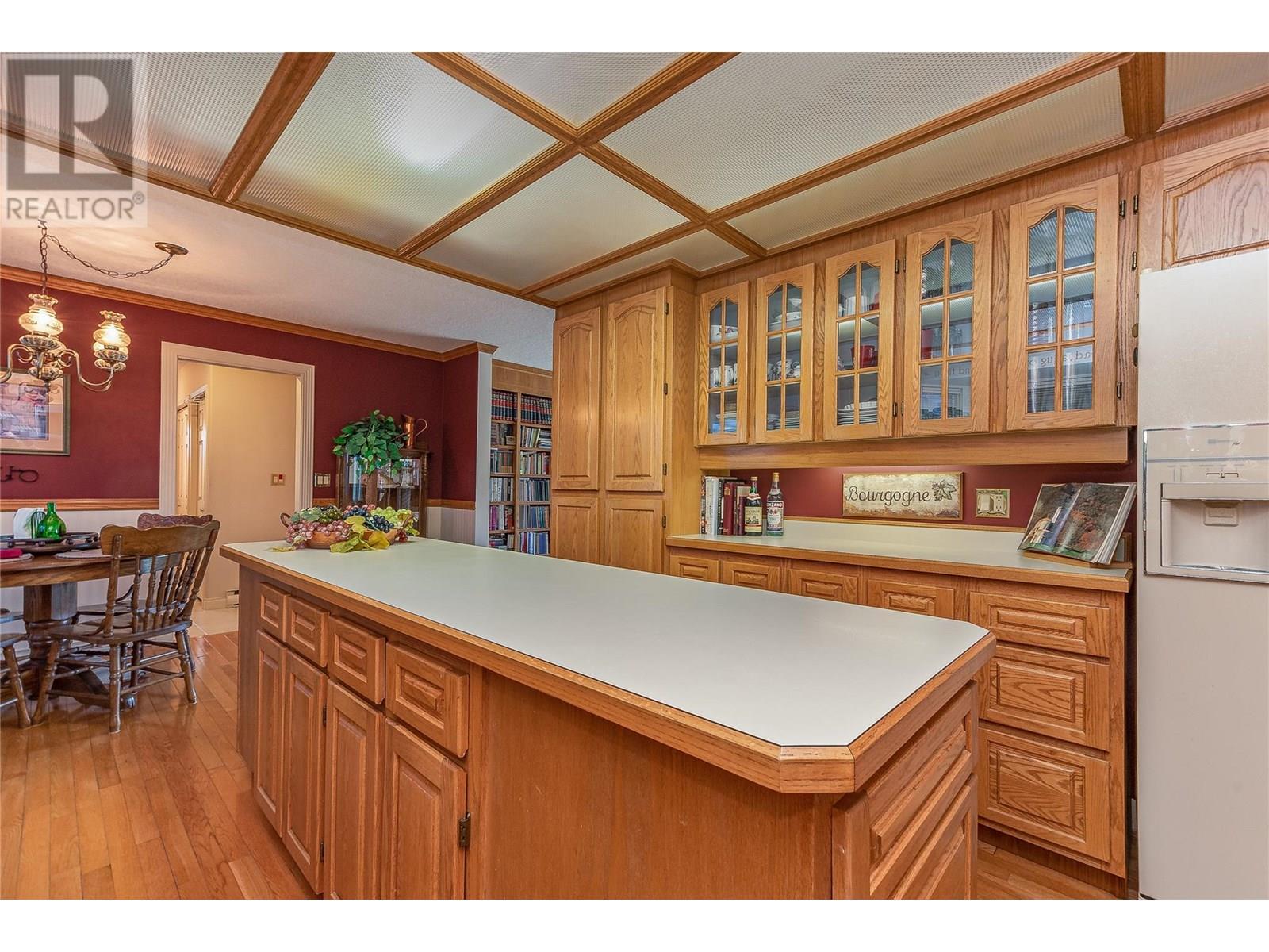 9178 Clancy Frontage Road, Mara, BC - Indoor