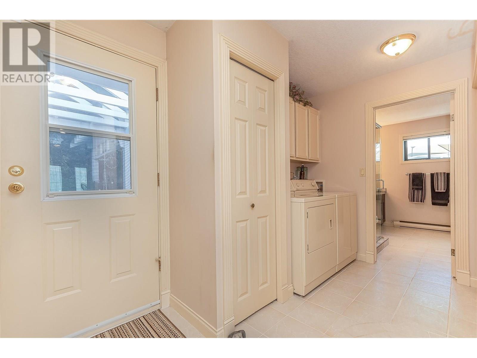 9178 Clancy Frontage Road, Mara, BC - Indoor Photo Showing Laundry Room