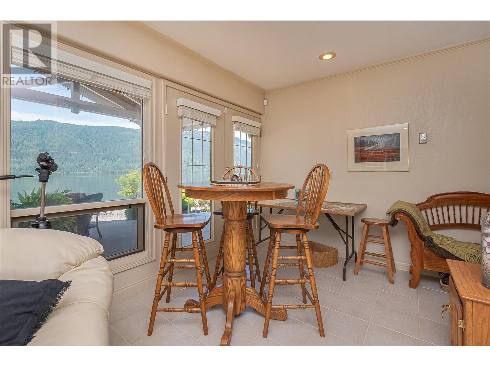 9178 Clancy Frontage Road, Mara, BC - Indoor