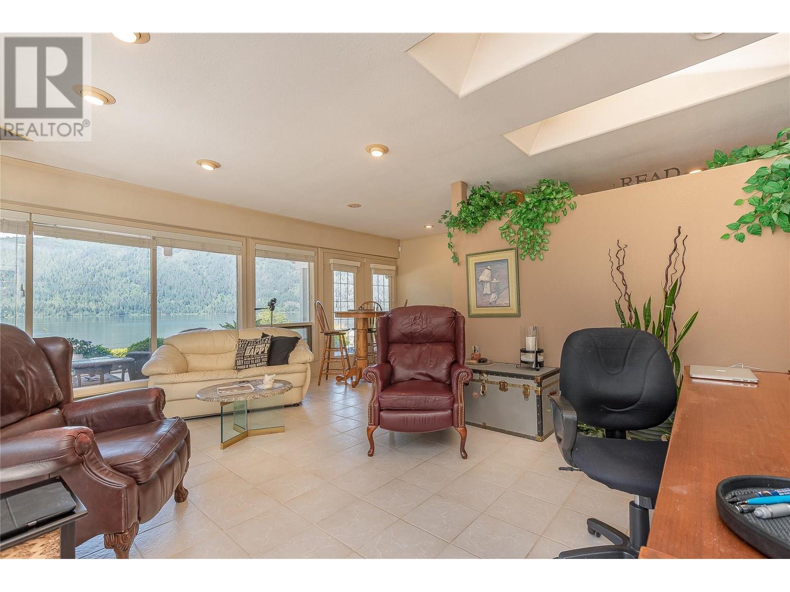 9178 Clancy Frontage Road, Mara, BC - Indoor