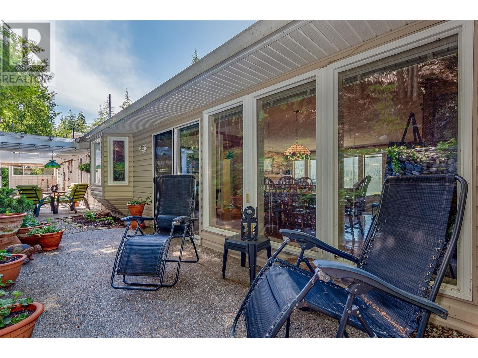 9178 Clancy Frontage Road, Mara, BC - Outdoor With Deck Patio Veranda