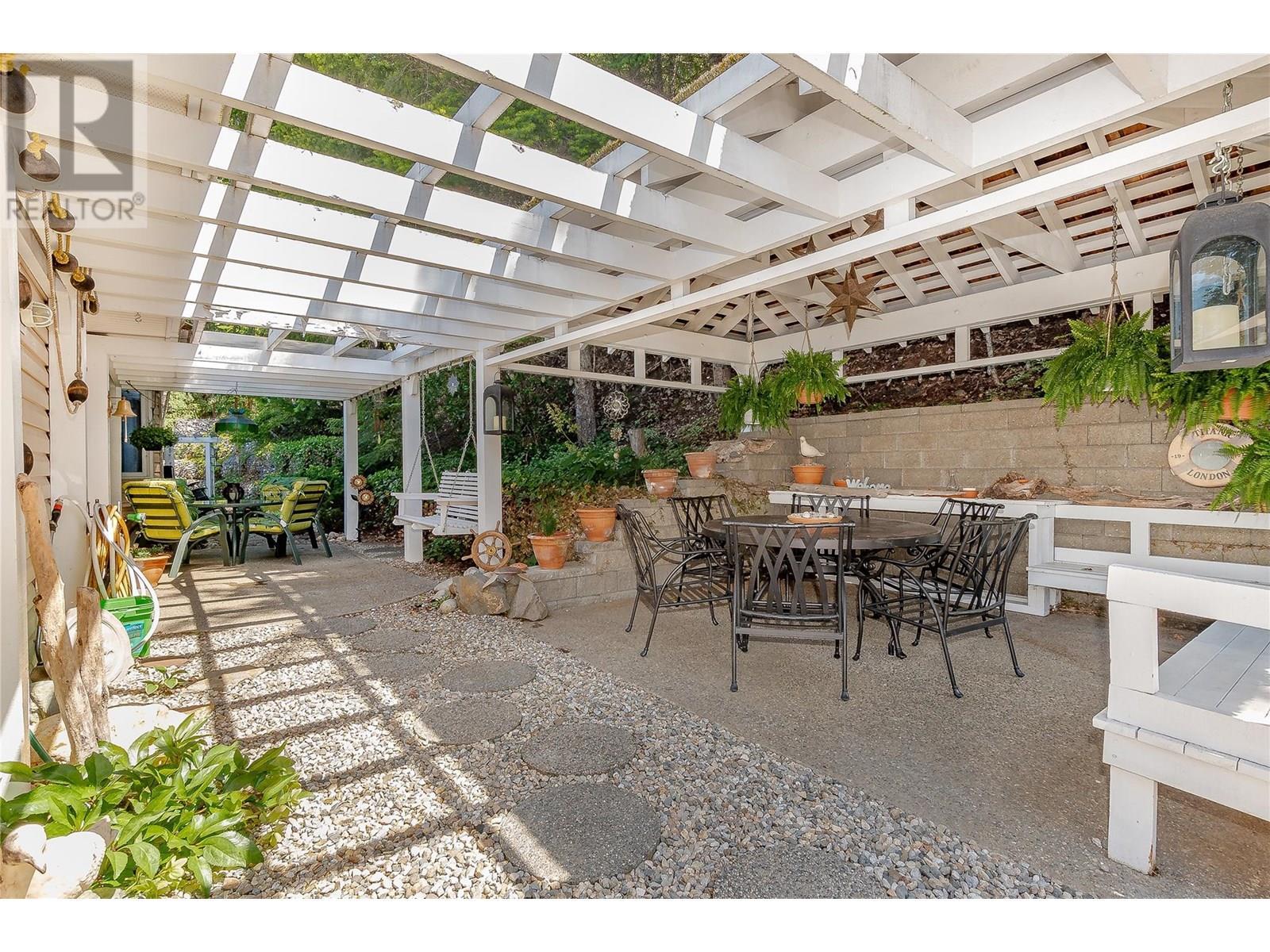 9178 Clancy Frontage Road, Mara, BC - Photo Showing Other Room