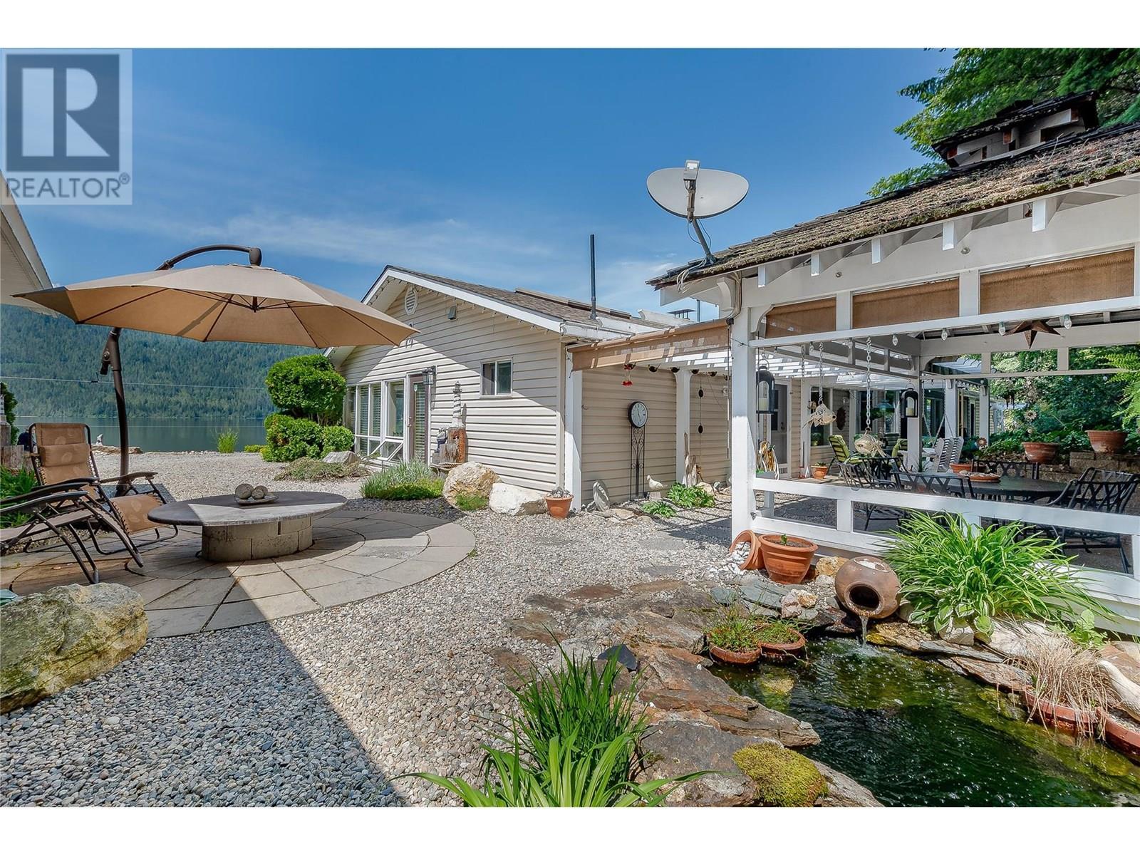 9178 Clancy Frontage Road, Mara, BC - Outdoor