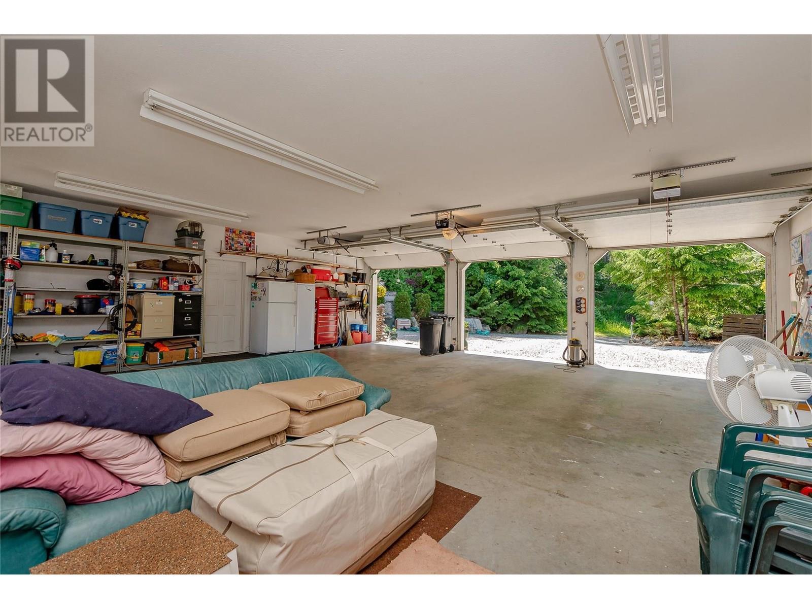 9178 Clancy Frontage Road, Mara, BC - Indoor Photo Showing Garage