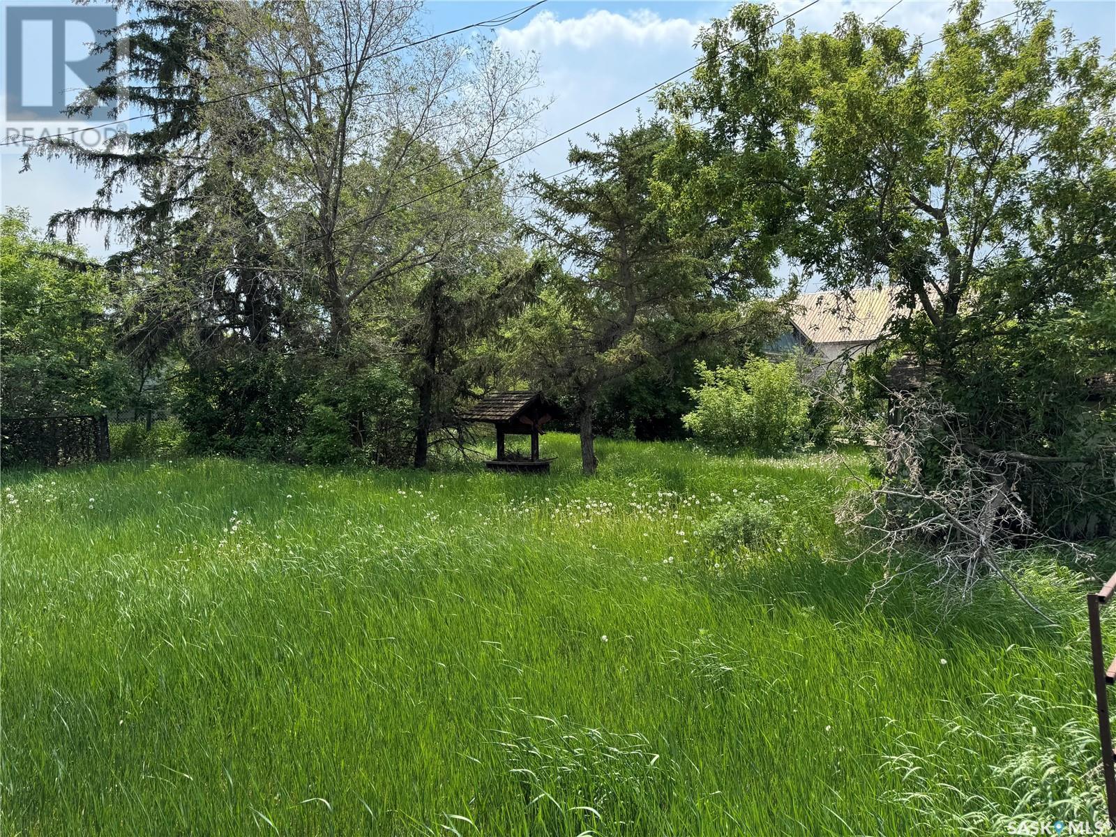 823 Main Street, Holdfast, SK - Outdoor