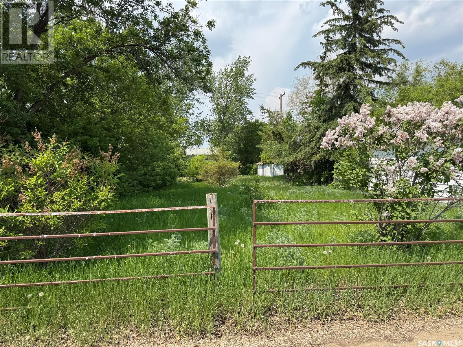 823 Main Street, Holdfast, SK - Outdoor