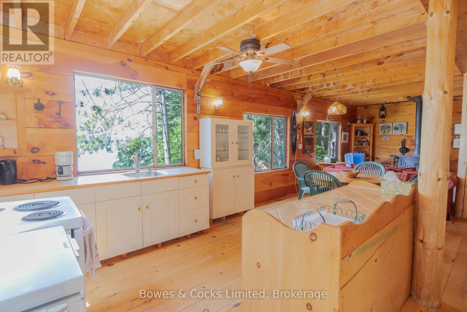 278 Weslemkoon Lake Wao, Addington Highlands (Addington Highlands), ON - Indoor Photo Showing Kitchen