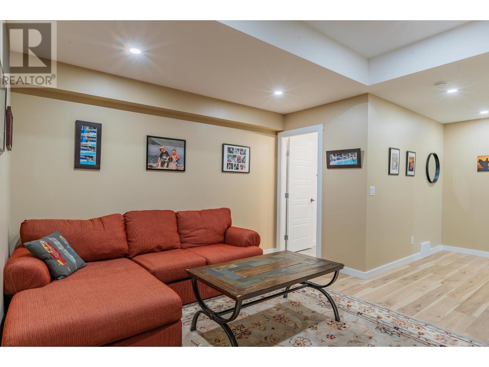 934 Redstone Drive, Rossland, BC - Indoor Photo Showing Basement