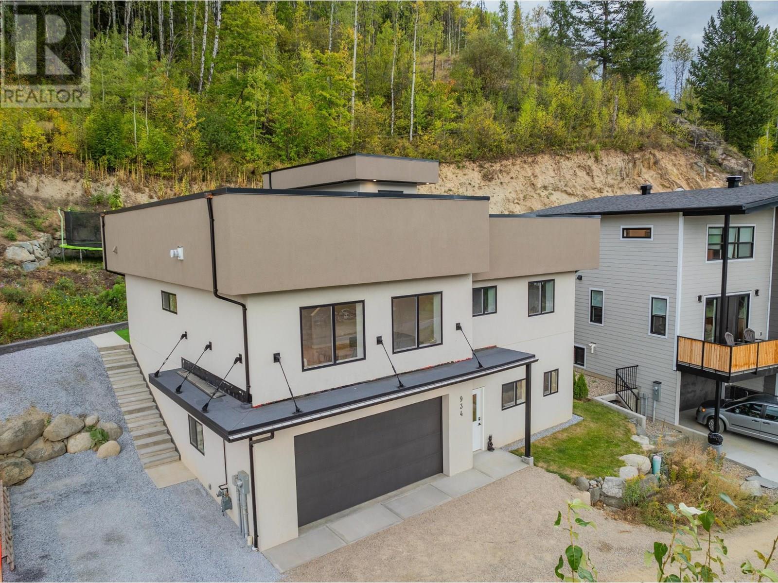 934 Redstone Drive, Rossland, BC - Outdoor
