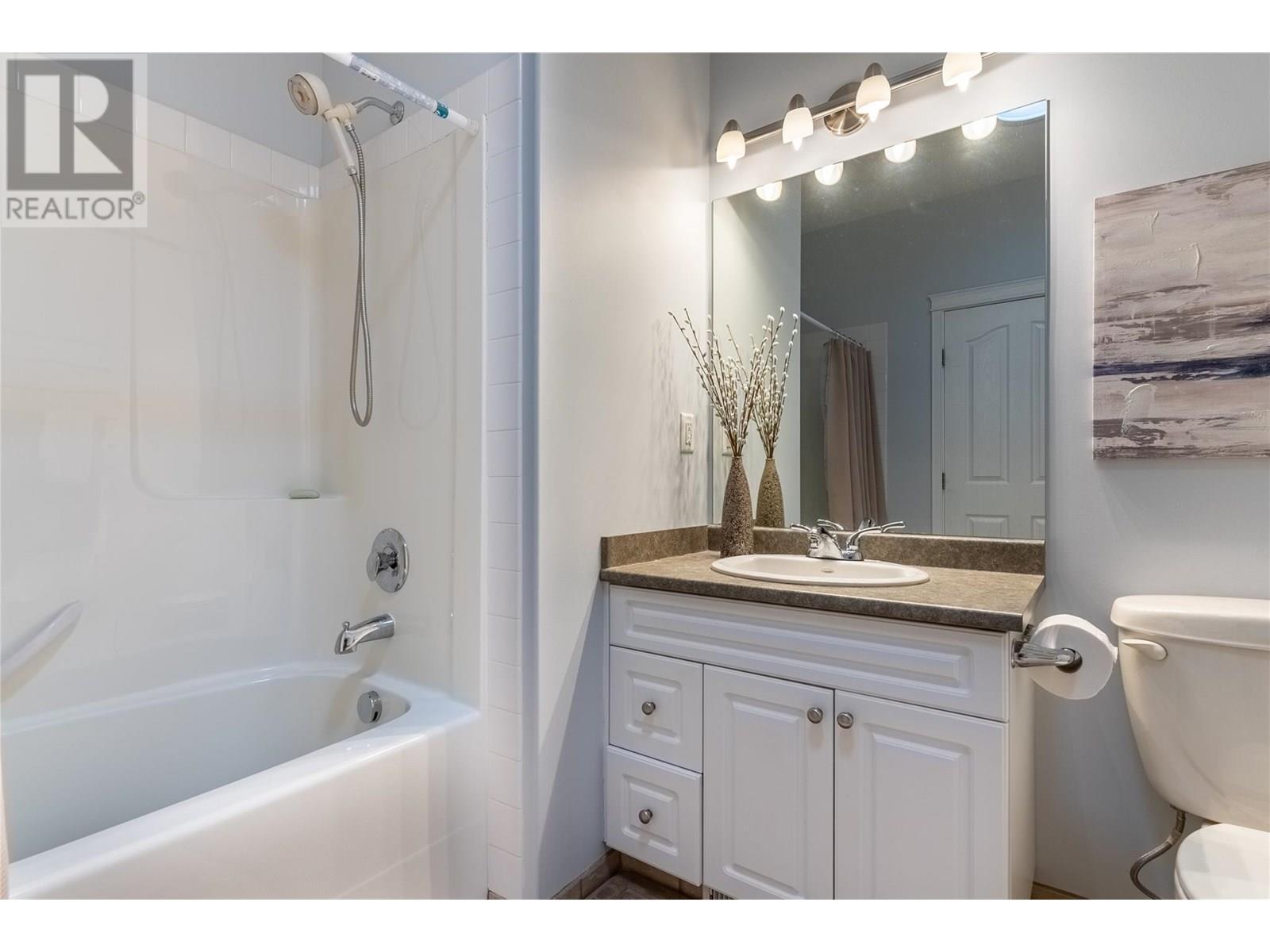 3727 Overlander Drive, Kamloops, BC - Indoor Photo Showing Bathroom