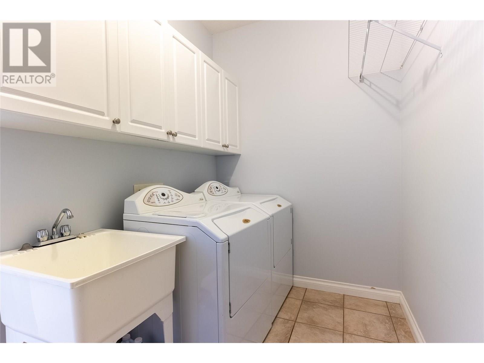 3727 Overlander Drive, Kamloops, BC - Indoor Photo Showing Laundry Room