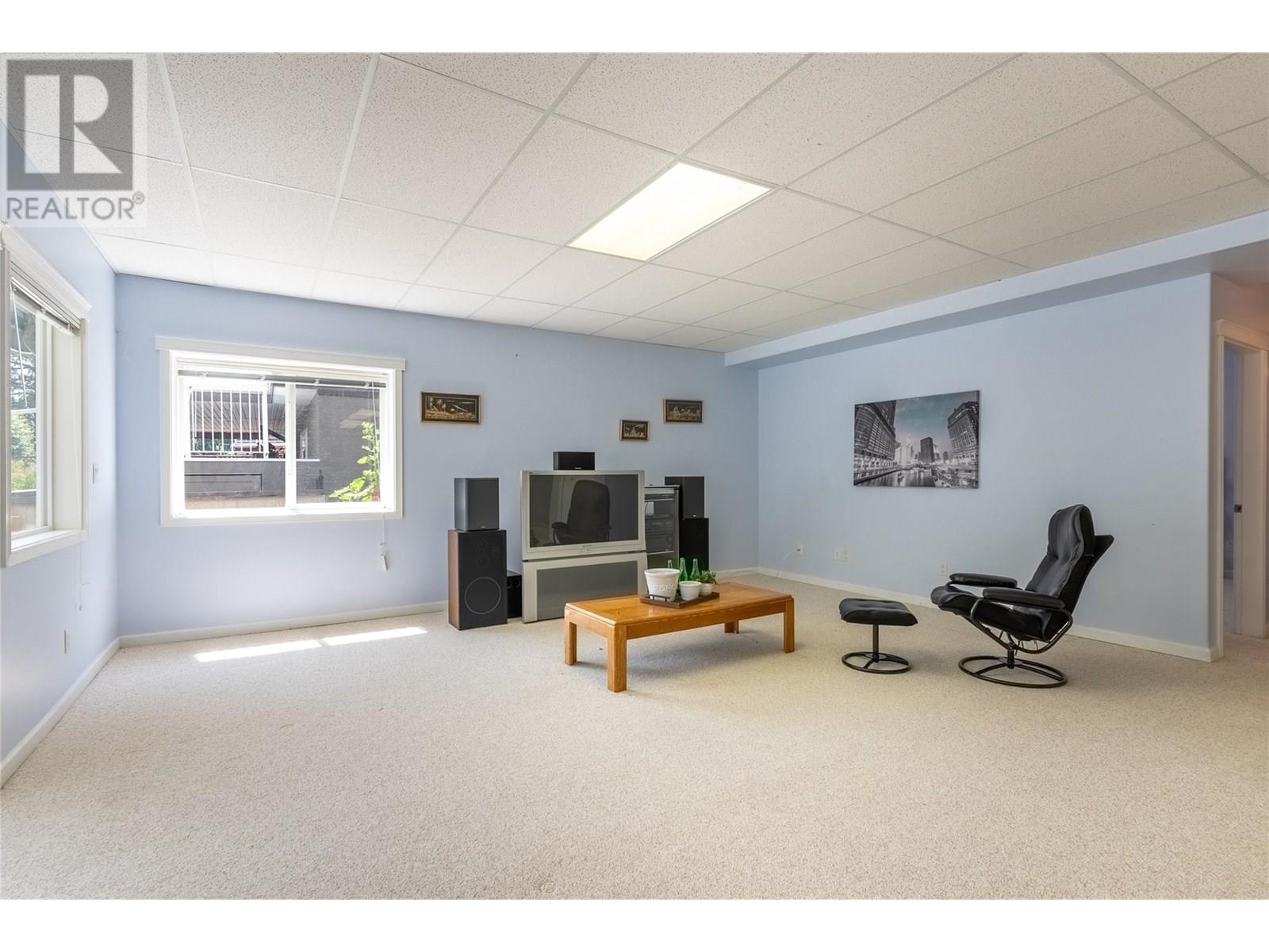 3727 Overlander Drive, Kamloops, BC - Indoor