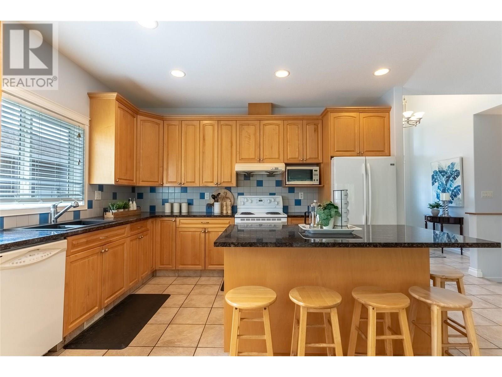 3727 Overlander Drive, Kamloops, BC - Indoor Photo Showing Kitchen With Double Sink