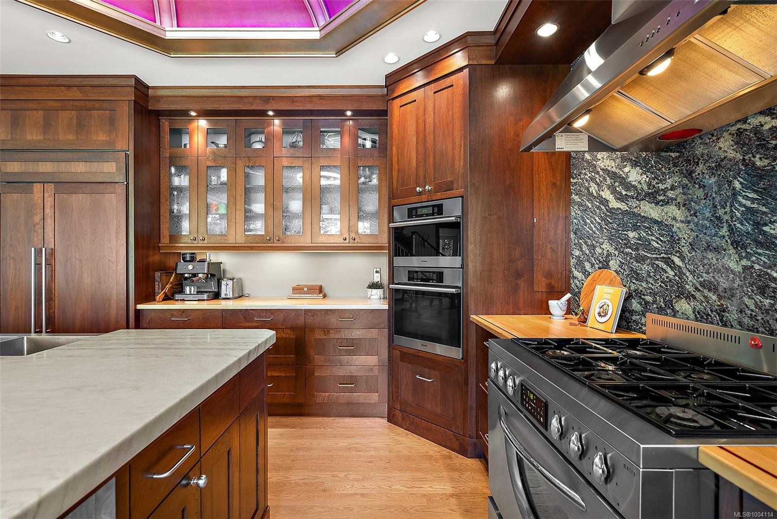 2751 Shoreline Dr, View Royal, BC