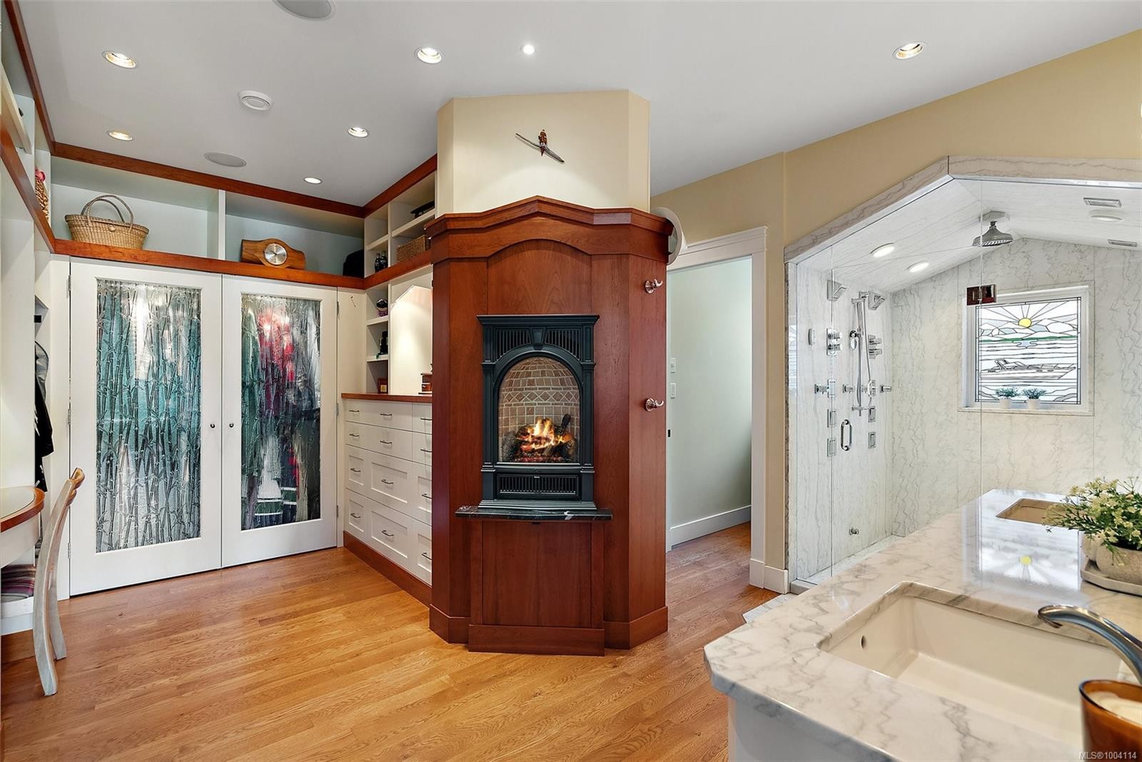 2751 Shoreline Dr, View Royal, BC