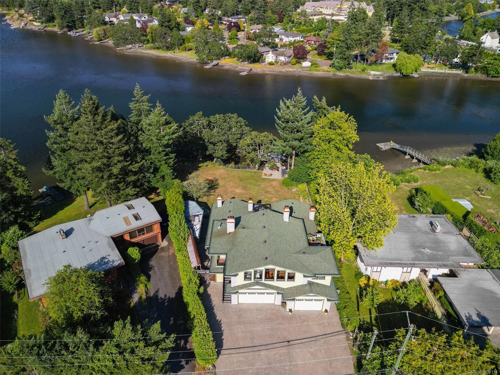 2751 Shoreline Dr, View Royal, BC