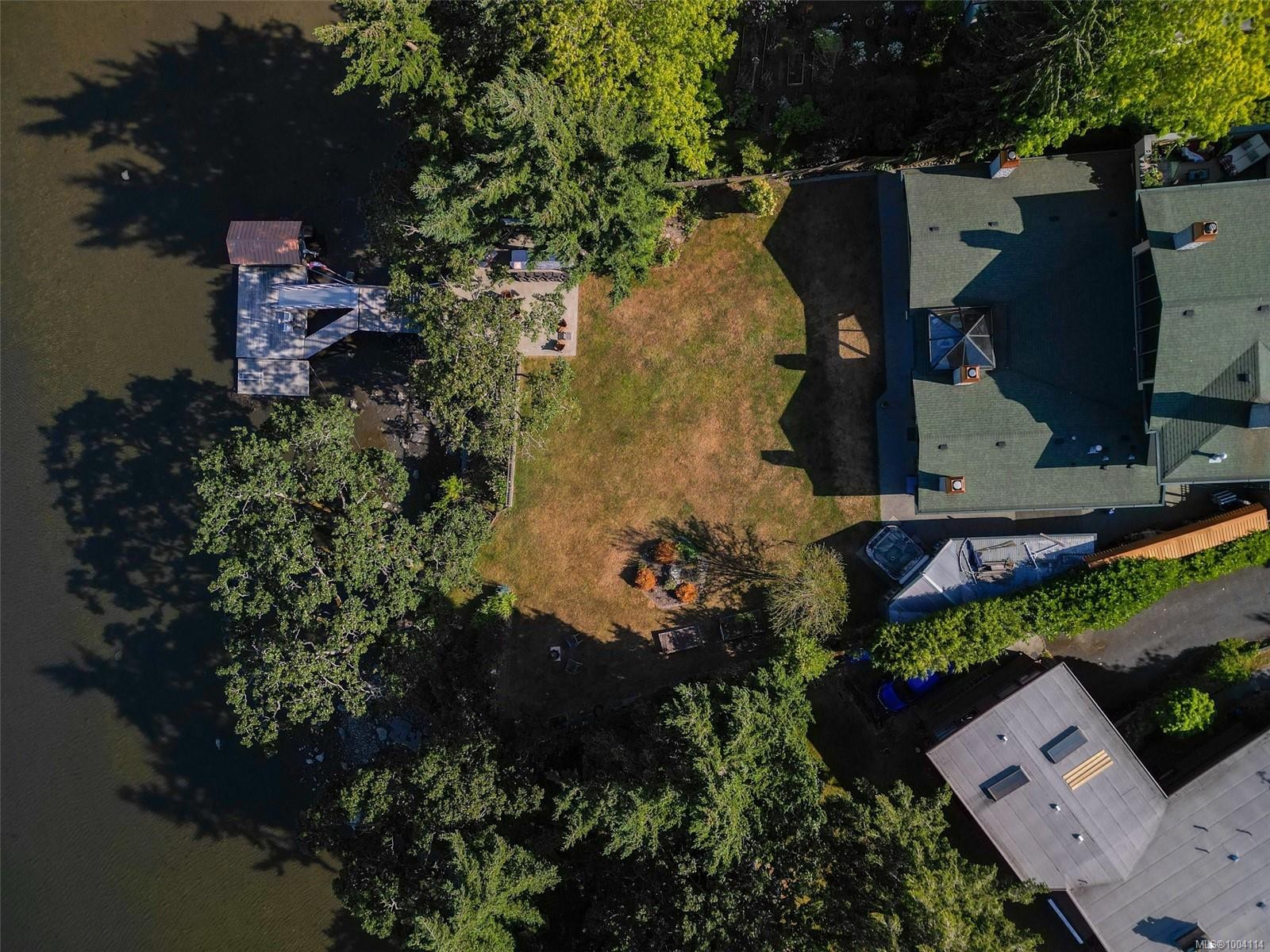 2751 Shoreline Dr, View Royal, BC